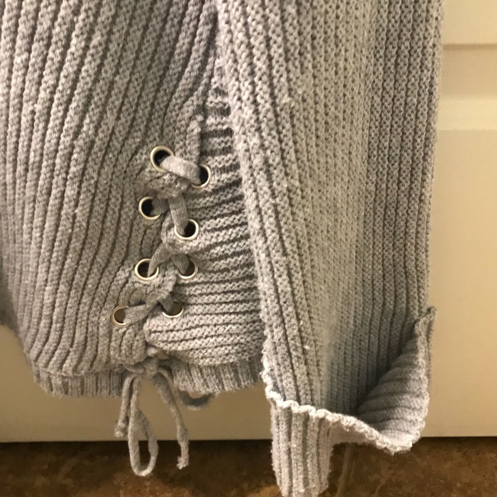 Umgee Sweater - Picture 2 of 5